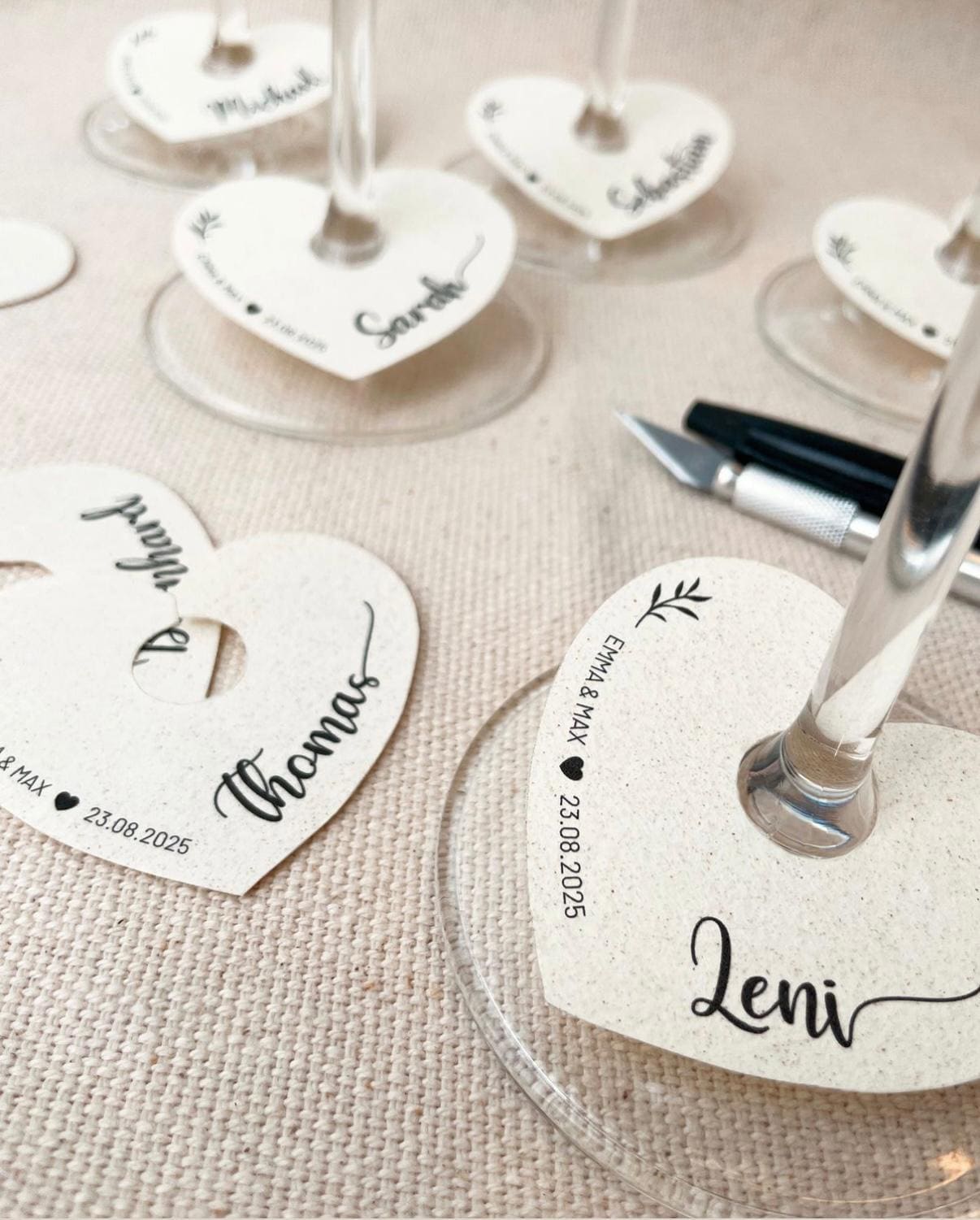 Personalisierbares Namensschild für Weinglas | für Hochzeiten, Events, Geburtstage | Individueller Schriftzug | Deko